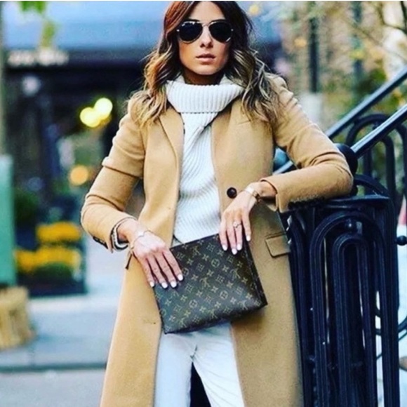 Authentic Louis Vuitton pochette 26 clutch monogram wristlet - Picture 2 of 11